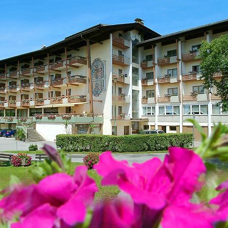 Hotel Kanz Филах Екстериор снимка