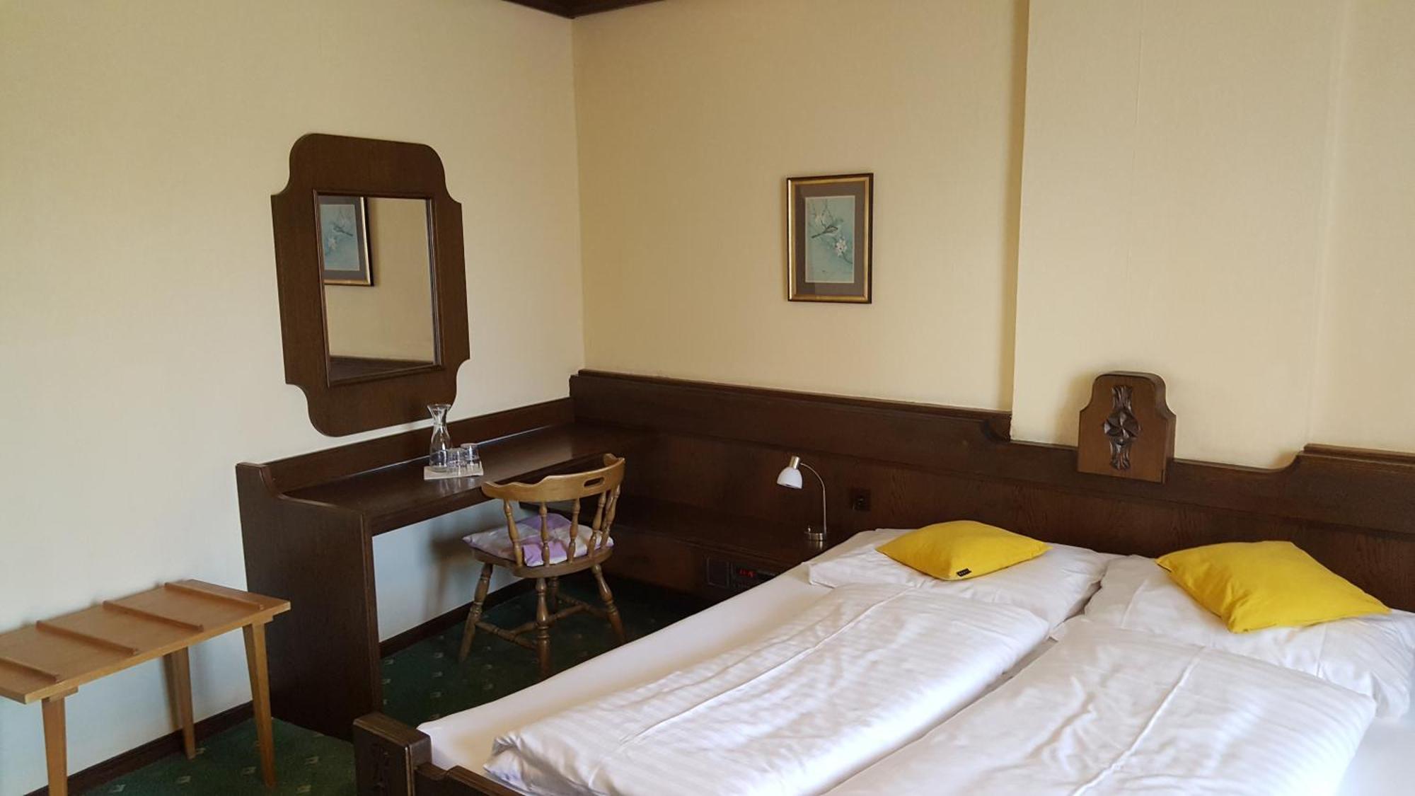 Hotel Kanz Филах Екстериор снимка