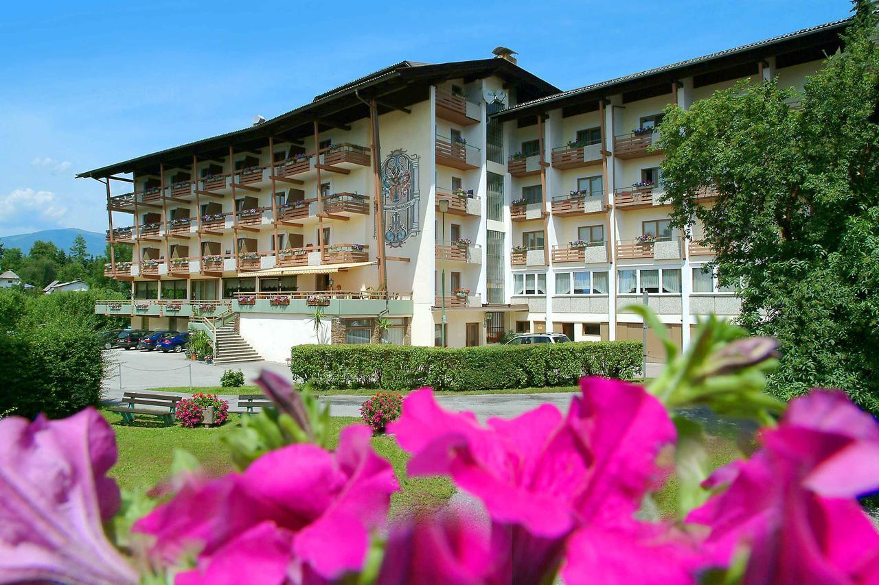 Hotel Kanz Филах Екстериор снимка