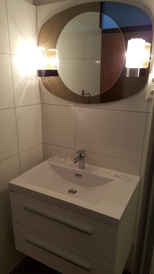 Hotel Kanz Филах Екстериор снимка