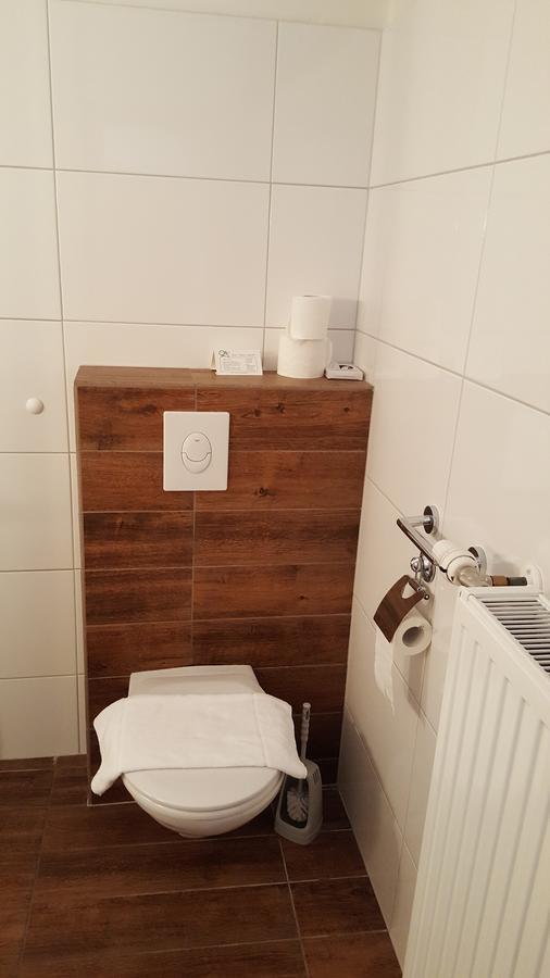 Hotel Kanz Филах Екстериор снимка