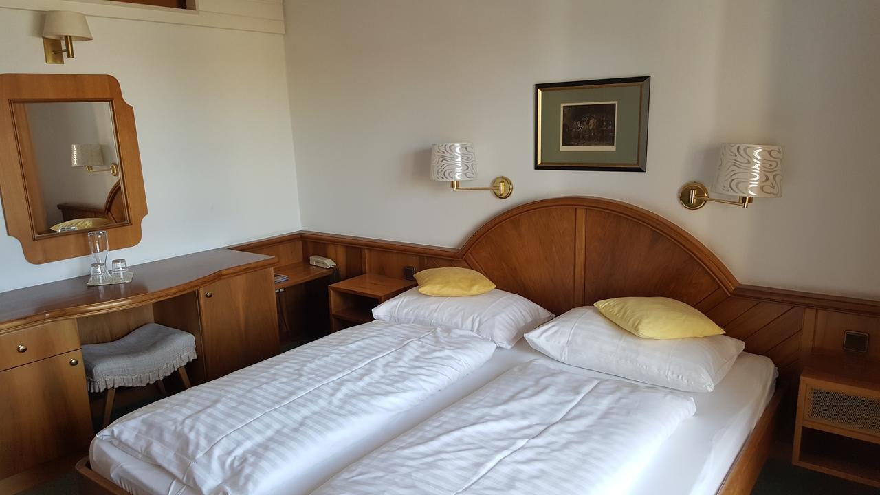 Hotel Kanz Филах Екстериор снимка