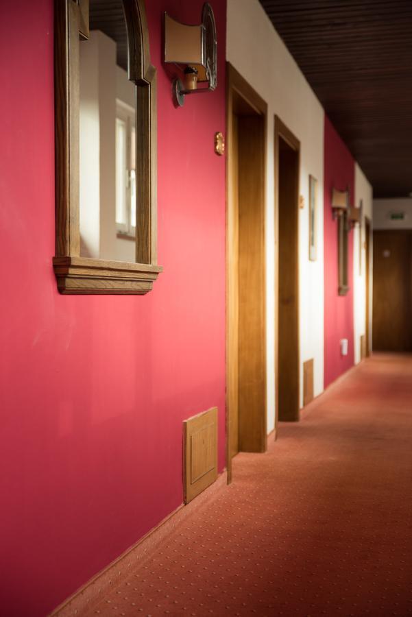 Hotel Kanz Филах Екстериор снимка